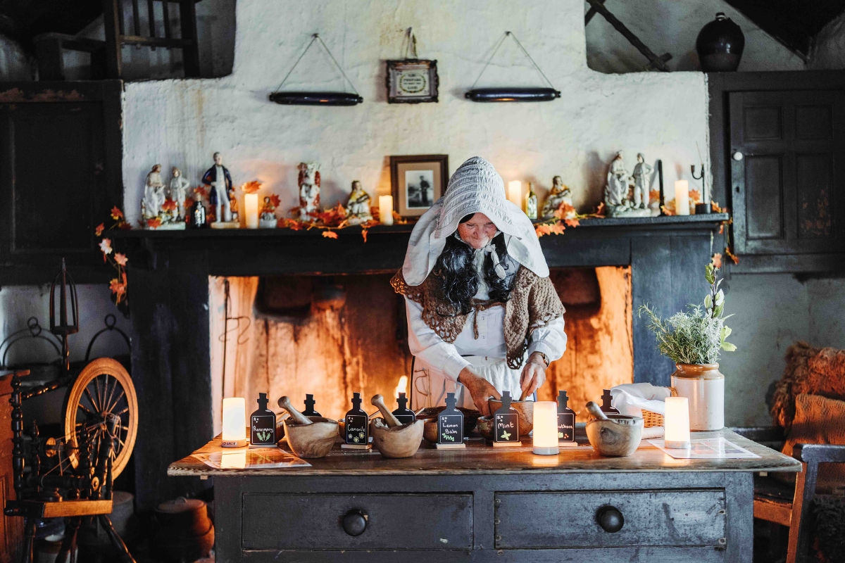 Cregneash Hop Tu Naa Traditions